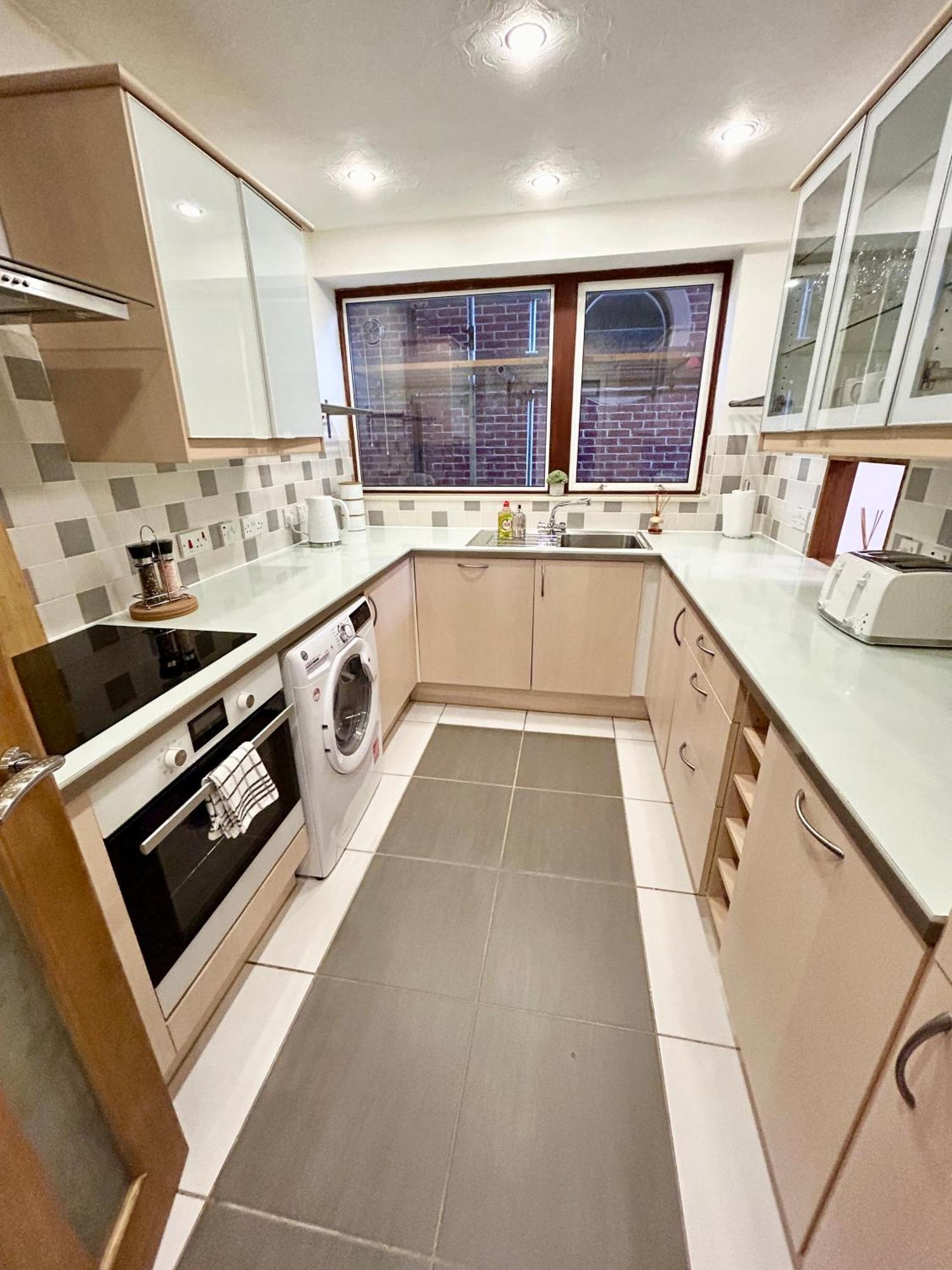 Spacious 3 Bedroom Apartment Close To Marina, 2 Parking Spaces, Kingsize Or Single Beds Southampton Eksteriør billede