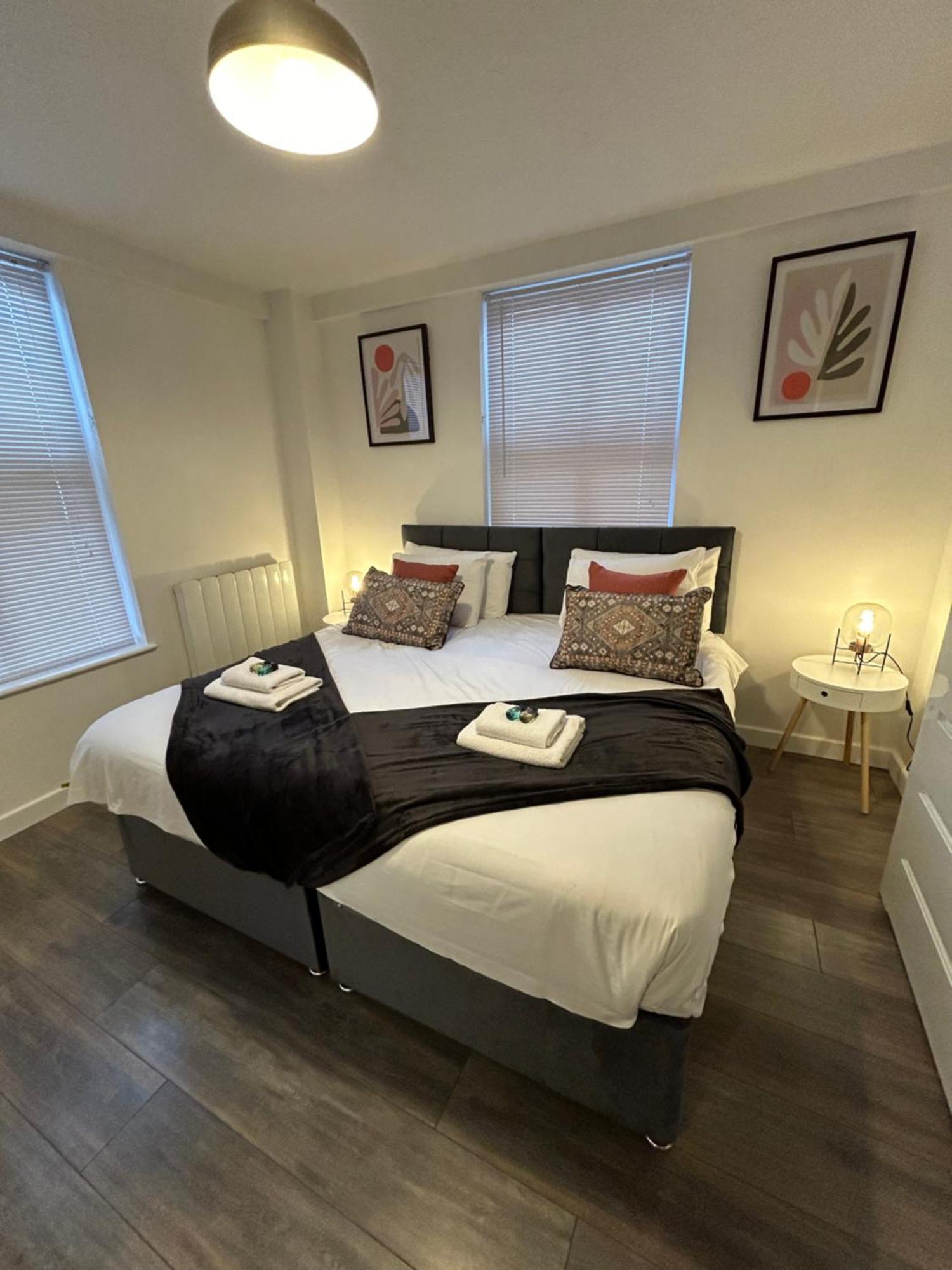Spacious 3 Bedroom Apartment Close To Marina, 2 Parking Spaces, Kingsize Or Single Beds Southampton Eksteriør billede