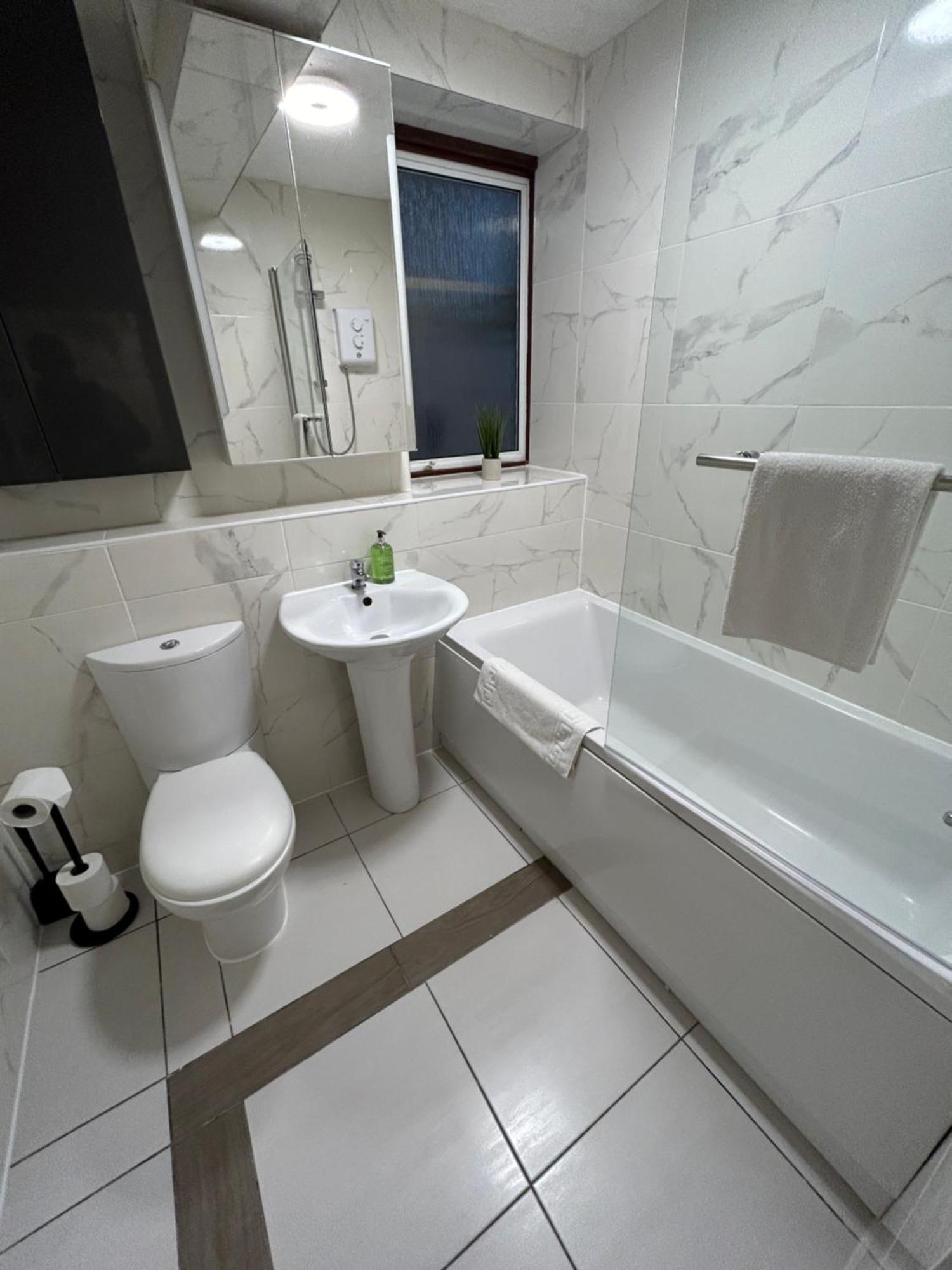 Spacious 3 Bedroom Apartment Close To Marina, 2 Parking Spaces, Kingsize Or Single Beds Southampton Eksteriør billede